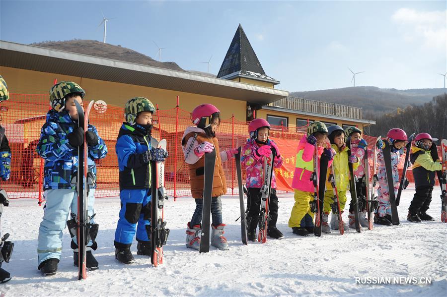 Район Чунли расположен в городском округе Чжанцзякоу провинции Хэбэй /Северный Китай/, примерно в 200 км от Пекина. Чунли -- рай для любителей зимних видов спорта, один из самых известных горнолыжных курортов Китая.