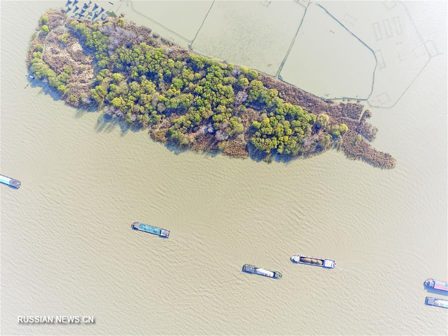 Озеро Хунцзэ с высоты птичьего полета