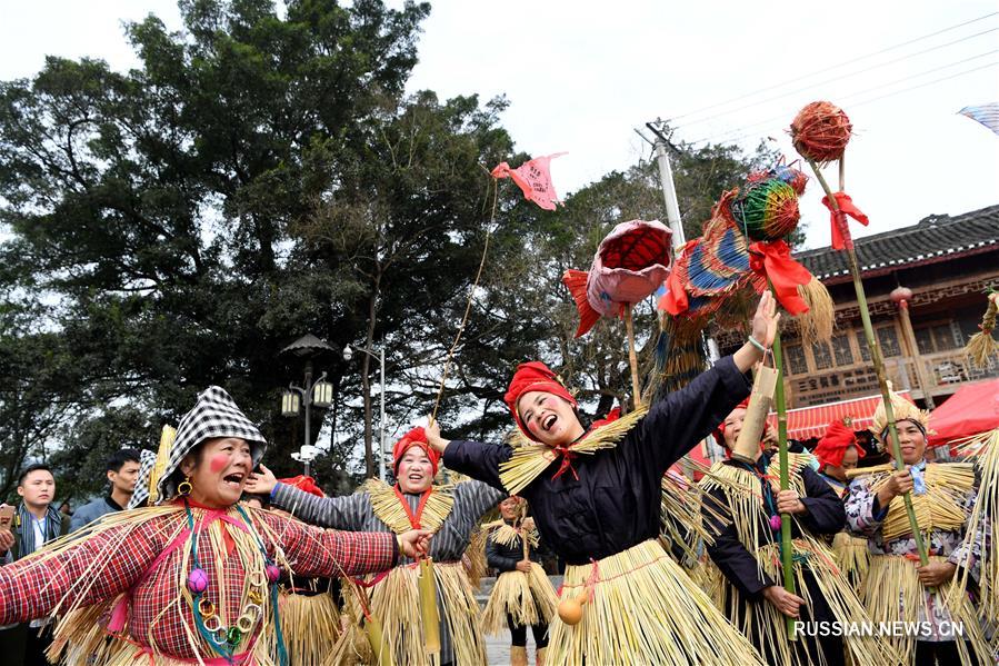 Фестиваль богини Сама у представителей народности дун в провинции Гуйчжоу