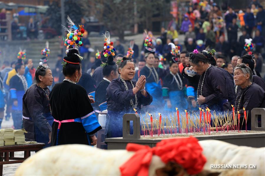 Фестиваль богини Сама у представителей народности дун в провинции Гуйчжоу