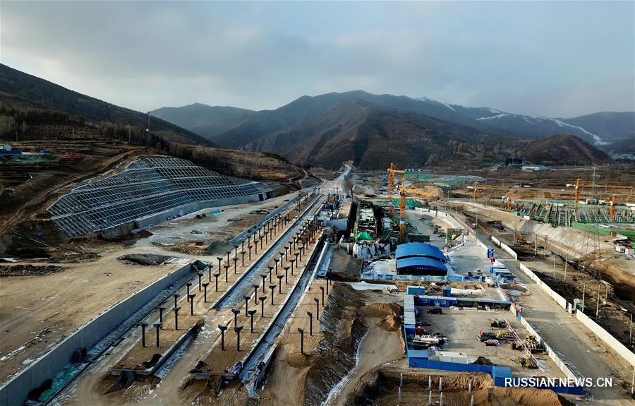 В соревновательной зоне Чжанцзякоу /провинция Хэбэй, Северный Китай/ зимних Олимпийских игр 2022 года на данный момент началось возведение 65 из 76 объектов, старт строительства остальных 11 запланирован на будущий год. 