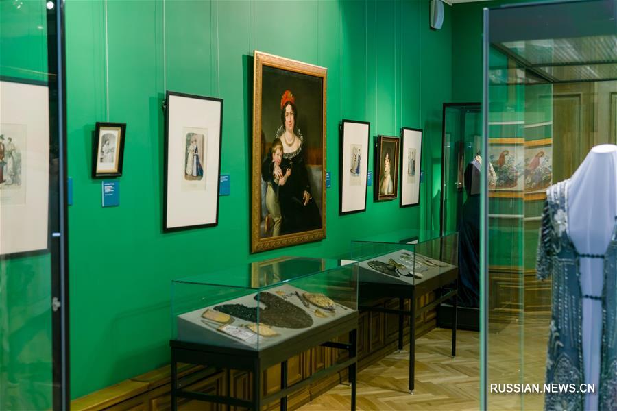 Выставка старинных работ из бисера продолжается во Владивостоке