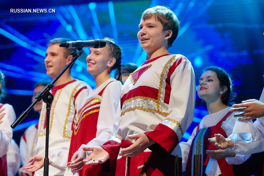 Во Владивостоке на днях прошел новогодний гала-концерт китайских и российских студентов. 