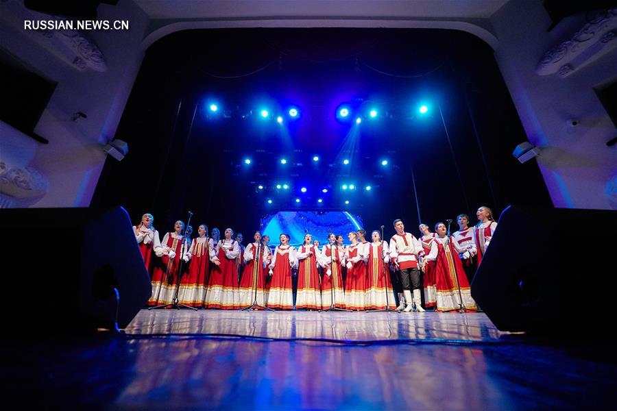 Во Владивостоке на днях прошел новогодний гала-концерт китайских и российских студентов. 