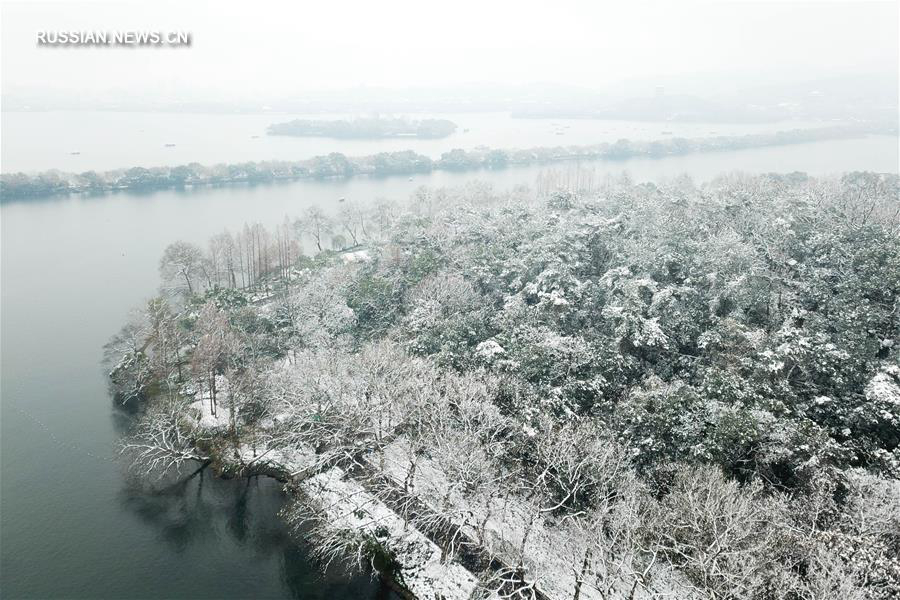 Озеро Сиху после снегопада