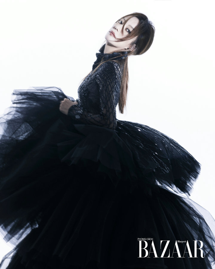 Звезда Чжао Вэй позирует для модного журнала вьетнамской версии