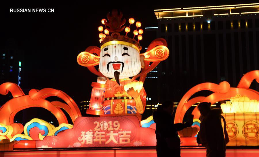 Новогодняя выставка фонарей в уезде Юнцзин