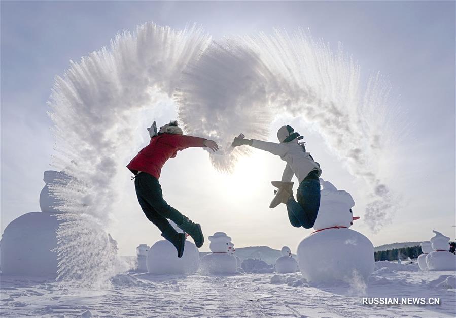 "Ледяные фейерверки" в уезде Мохэ на севере Китая
