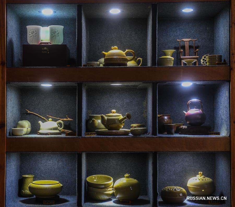 Глиняные изделия Учжоу -- самые яркие сувениры, которые можно приобрести в городском округе Цзиньхуа провинции Чжэцзян /Восточный Китай/. 