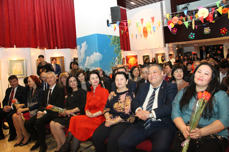 В Российском культурном центре в Пекине состоялось мероприятие, посвященное Масленице и Международному женскому дню
