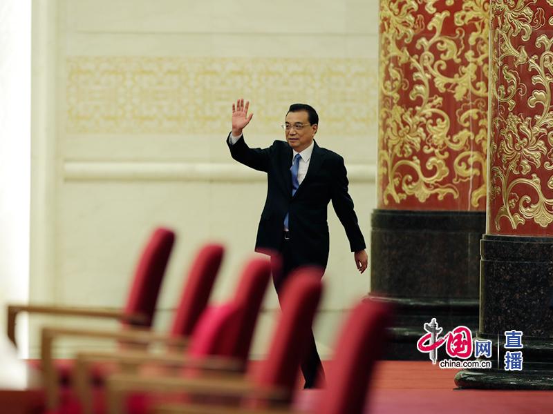 Встреча премьера Госсовета КНР Ли Кэцяна с журналистами