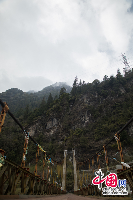 Естественная преграда на южной линии дороги из Сычуани в Тибет стала свободной дорогой