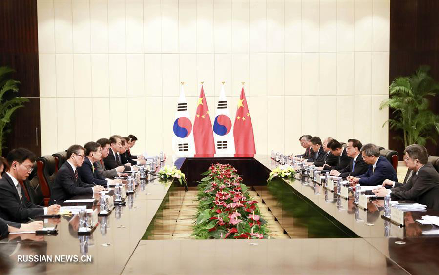 Ли Кэцян встретился с премьер-министром Республики Корея