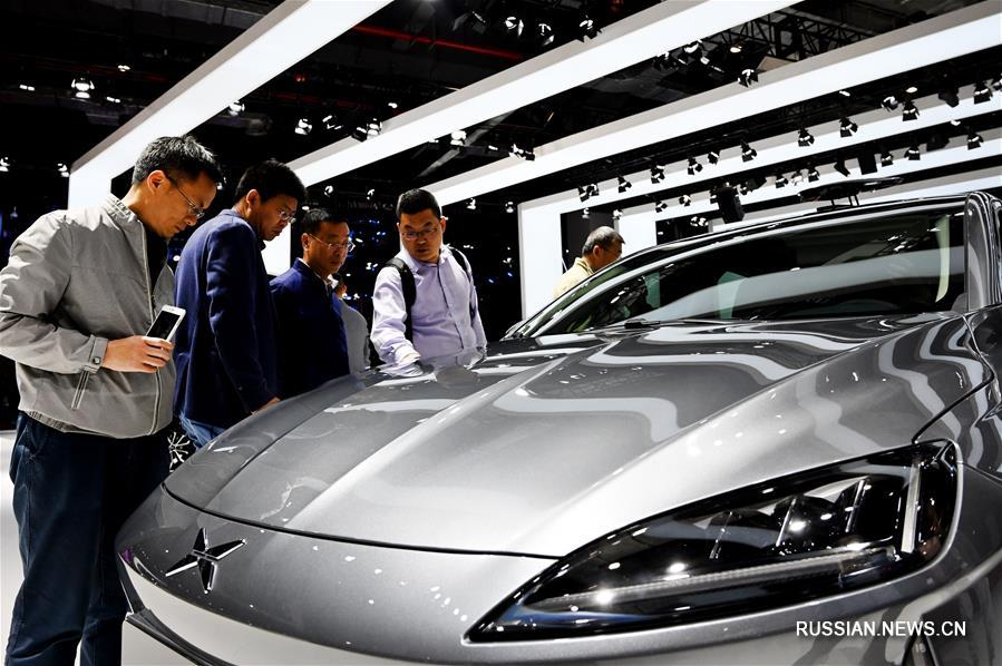 18-я Шанхайская международная выставка автомобильной промышленности проходит в эти дни в Шанхае /Восточный Китай/. 