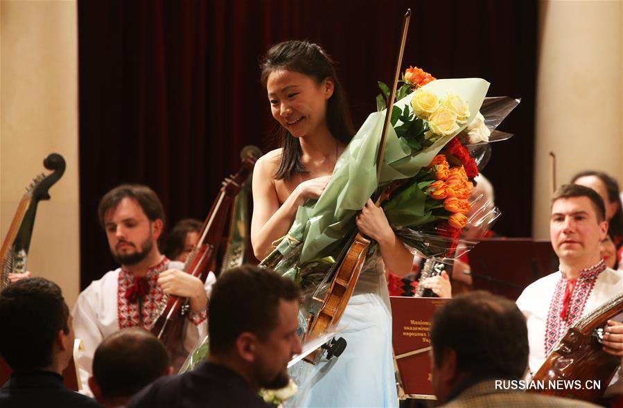 Концерт был приурочен к 70-летию основания КНР, которое отмечается в этом году. 