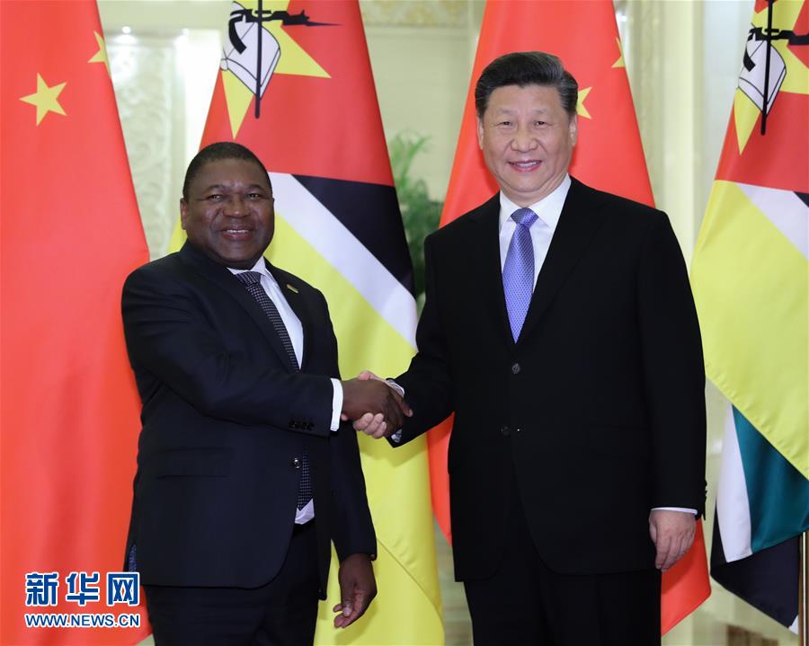 Си Цзиньпин встретился с президентом Мозамбика 
