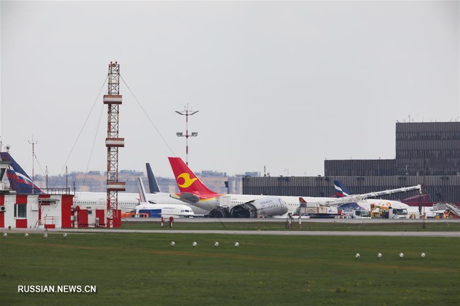 Росавиация заявила о продолжении расследования причин крушения самолета в аэропорту Шереметьево