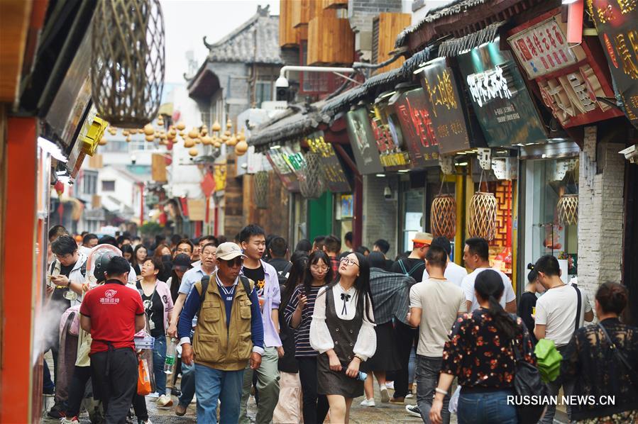 Город Цзинань /провинция Шаньдун, Восточный Китай/ усиливает охрану старых улиц, чтобы привлечь больше туристов.