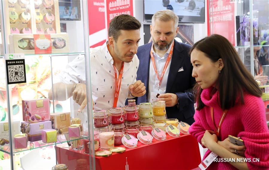 В Шанхае открылась китайская международная выставка продуктов питания и напитков