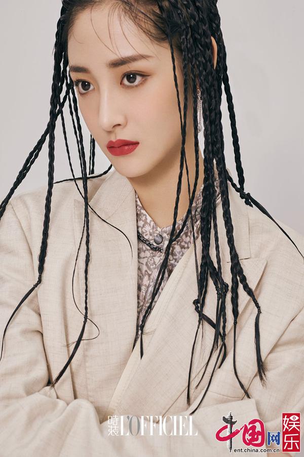 Красавица Чжоу Цзецюн снялась для обложки журнала