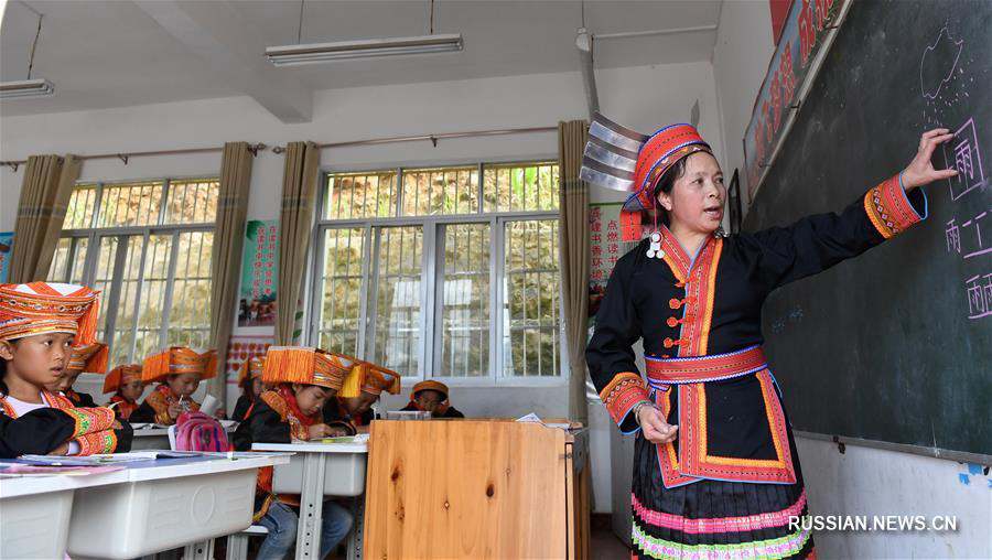 35 лет работы в школах горных районов Гуанси 