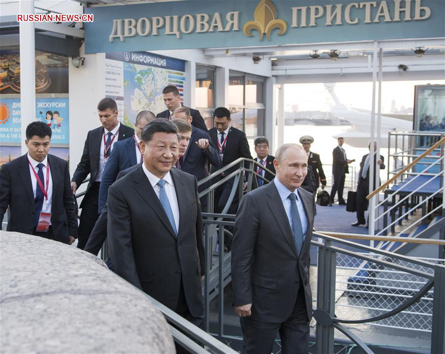 Председатель КНР Си Цзиньпин вновь встретился с президентом РФ Владимиром Путиным в Санкт-Петербурге 