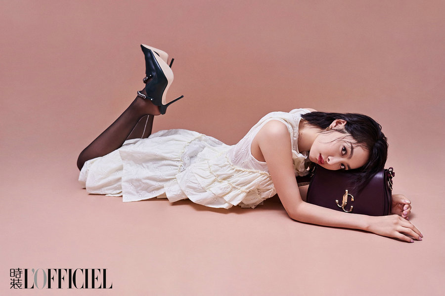 Сун Цянь попала на последний модный журнал