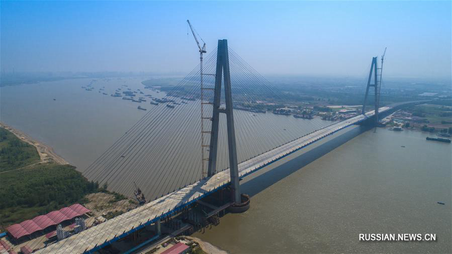 В Ухане близится к завершению строительство "самого широкого моста через Янцзы" 