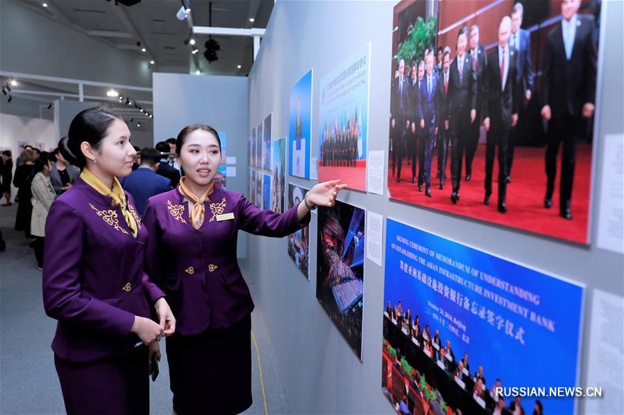 Церемония открытия фотовыставки "70 лет славных достижений" прошла в Казахстане 