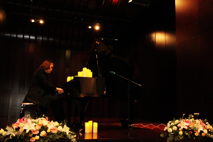 Концерт российского пианиста Никиты Галактионова в Российском культурном центре в Пекине