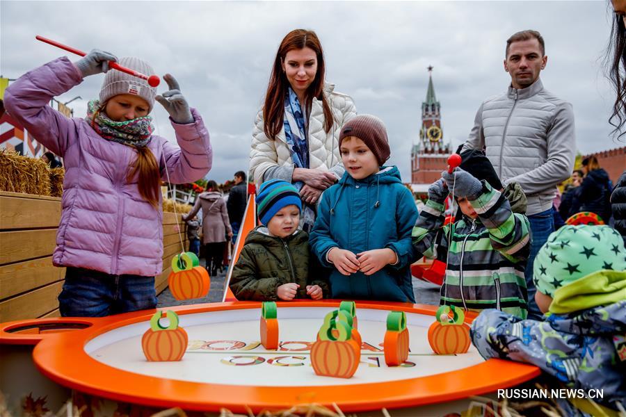 В Москве проходит фестиваль "Золотая осень"