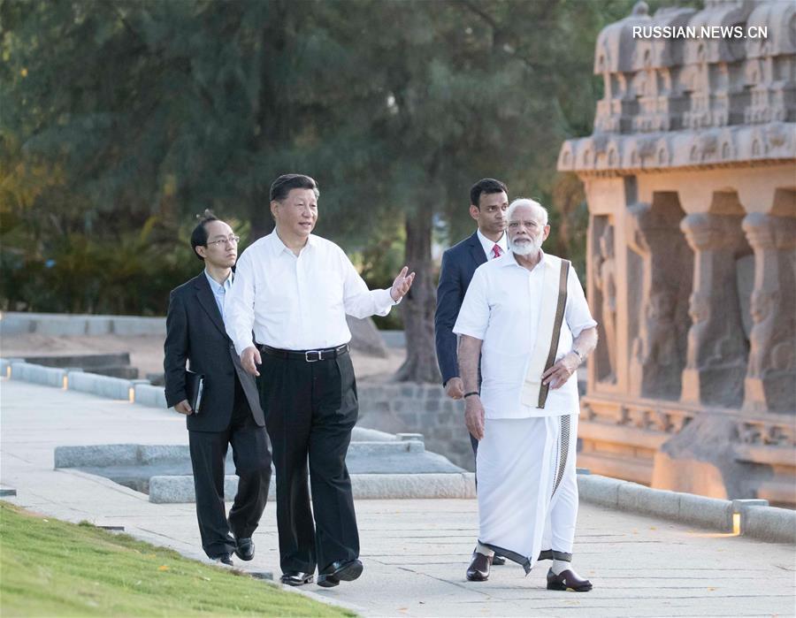 Си Цзиньпин провел встречу с премьер-министром Индии Н. Моди