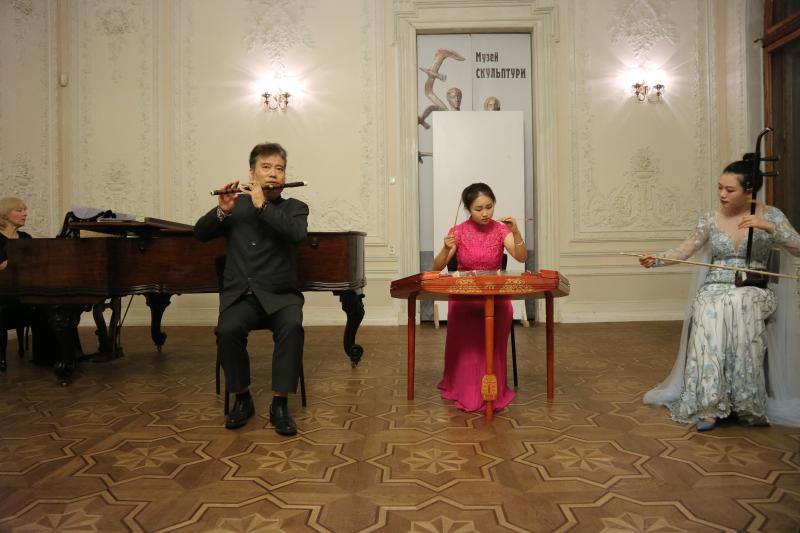 Первый Музыкальный класс Конфуция сыграл на концерте в киевском Музее шоколада