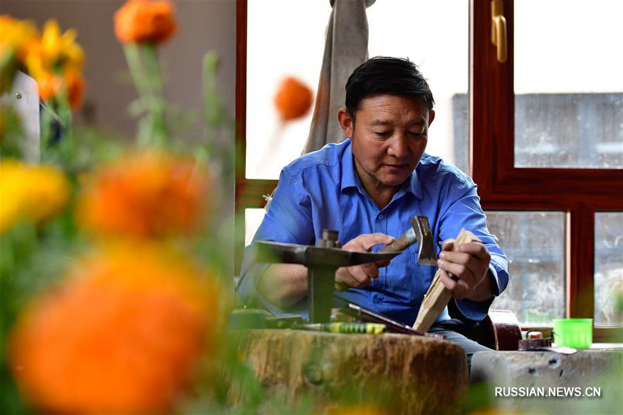 Ножевых дел мастер из провинции Цинхай 