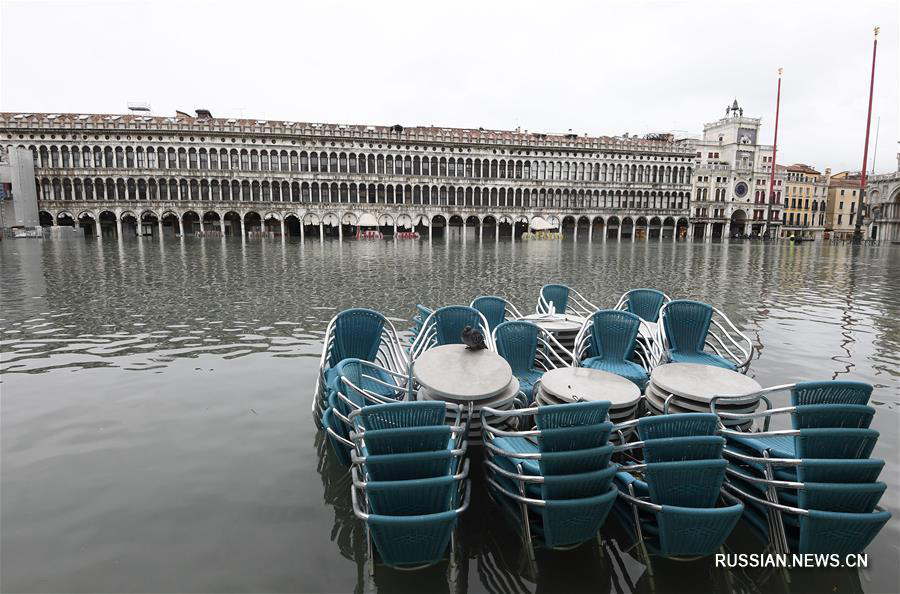 В Венеции продолжается наводнение 
