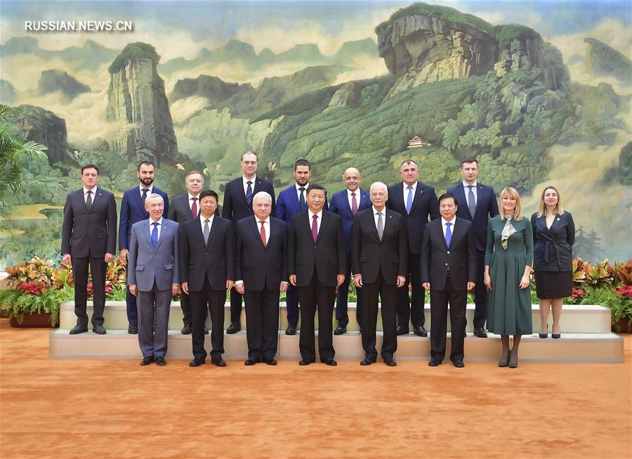 Си Цзиньпин встретился с делегацией "Единой России"