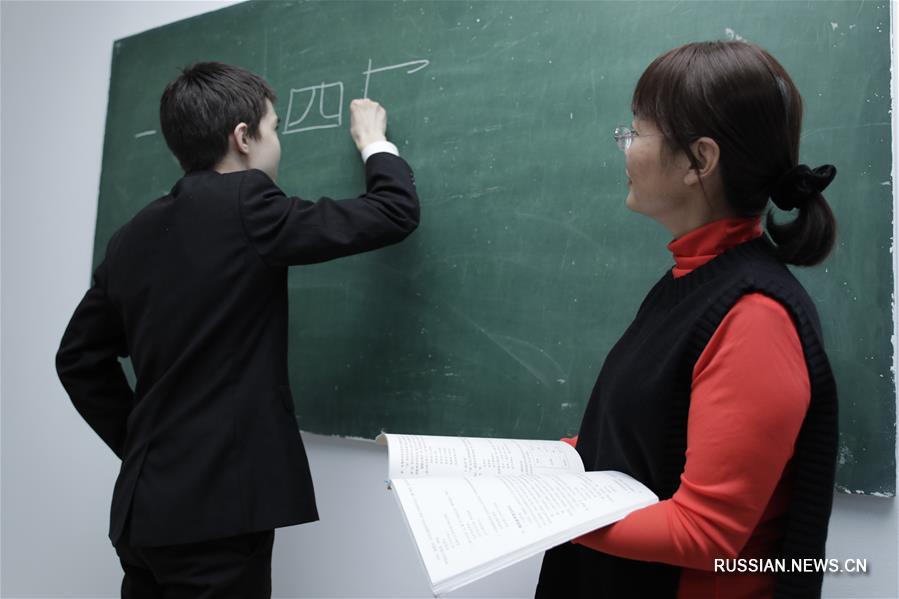 Институт Конфуция в столице Казахстана Нур-Султане ежегодно обучает китайскому языку 300--400 человек.