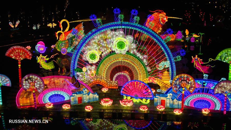 Новогодние фонари украсили города провинции Цзянсу