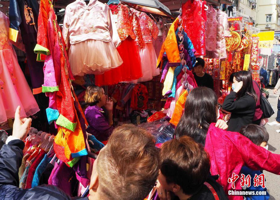 Оживленная праздничная атмосфера в Сянгане в преддверии Праздника Весны