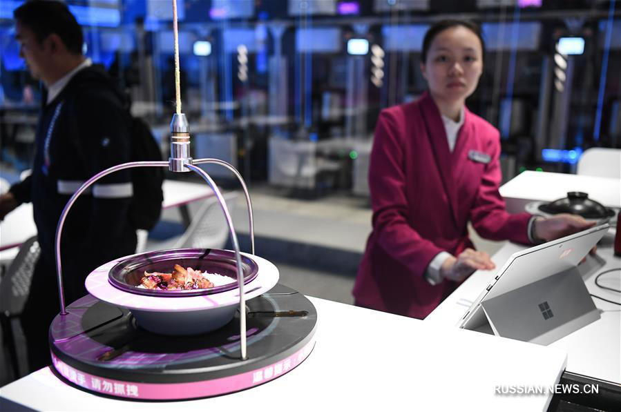 В Гуачжоу открылся полностью роботизированный ресторан китайской кухни 