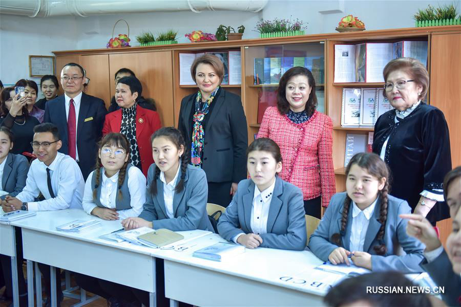 Празднование Нового года по китайскому лунному календарю в одной из школ Бишкека 