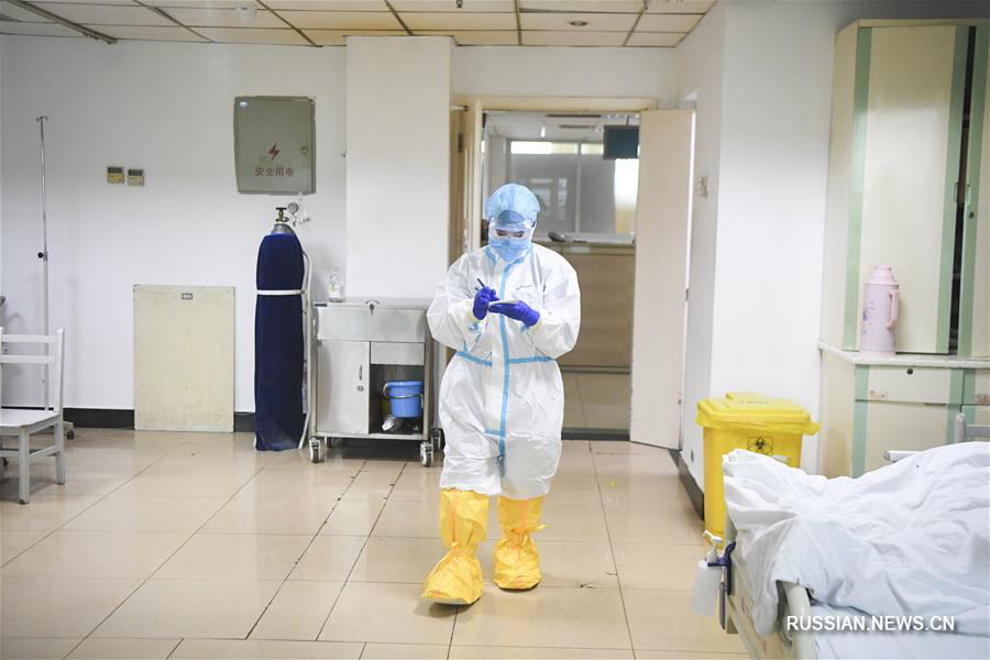 На переднем крае борьбы с эпидемией: врач Хуан Ся из Чунцина 