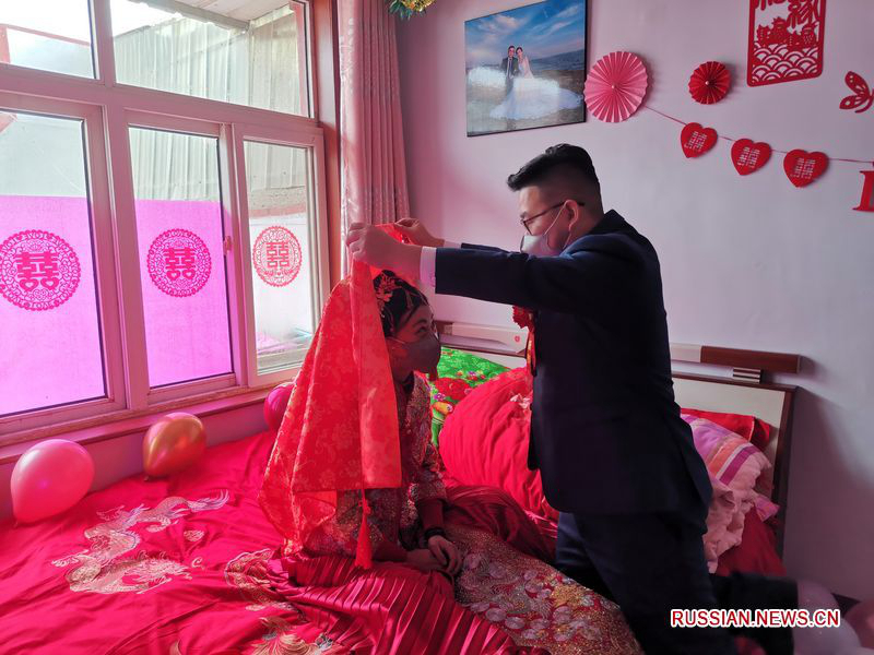 В Китае стала популярна свадьба без гостей 