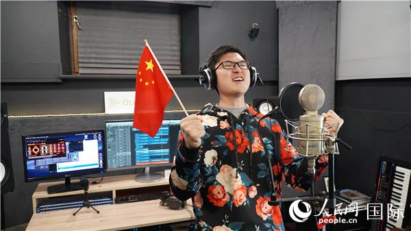 Китайские студенты в Украине песнями поддержают Китай в борьбе с эпидемией
