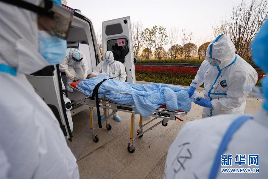 “Перевозчики жизней” на фоне эпидемии COVID-19 в Ухане
