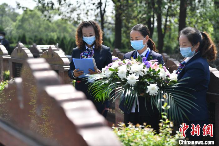 Общественное кладбище Чэнду предоставляет услуги по поминовению усопших