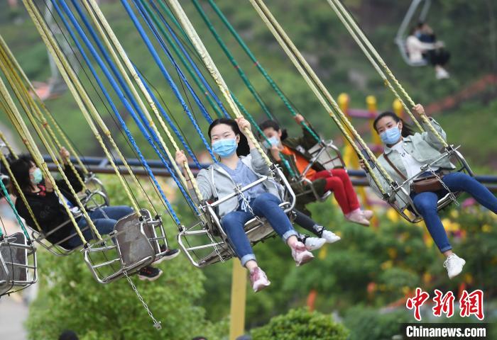 В городе Чунцин восстанавливается туристическая индустрия