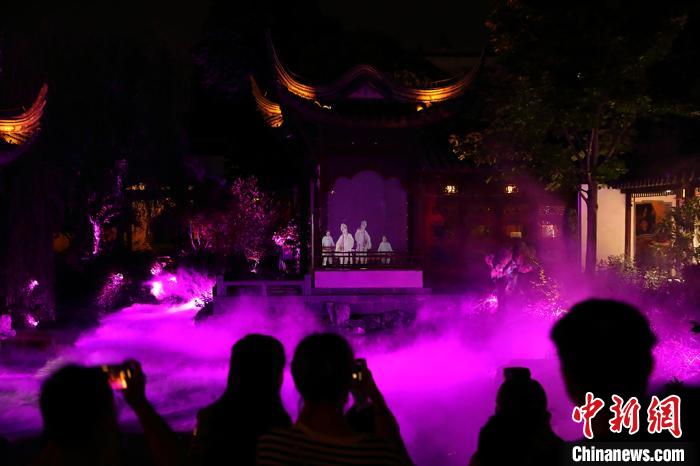В парке Чжаньюань в Нанкине состоялся спектакль в честь Дня музеев