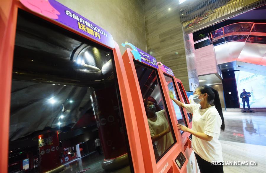 Китайские кинотеатры в районах с низким уровнем эпидемиологического риска готовятся возобновить работу