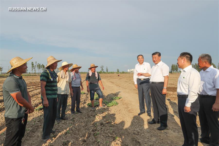 Си Цзиньпин находится с инспекцией в провинции Аньхой на востоке Китая 